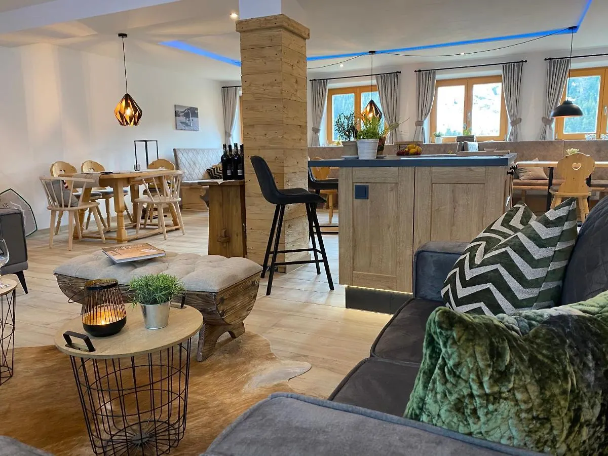 Alm Seasons Premium Chalet & Studios Saalbach-Hinterglemm Österreich